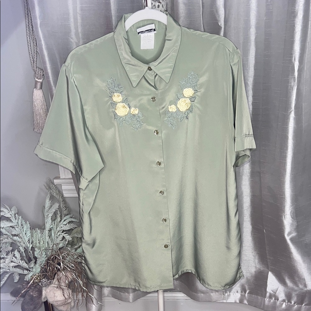 Vintage Embroidered Bon Worth Cream Floral Sage Green Women's Blouse